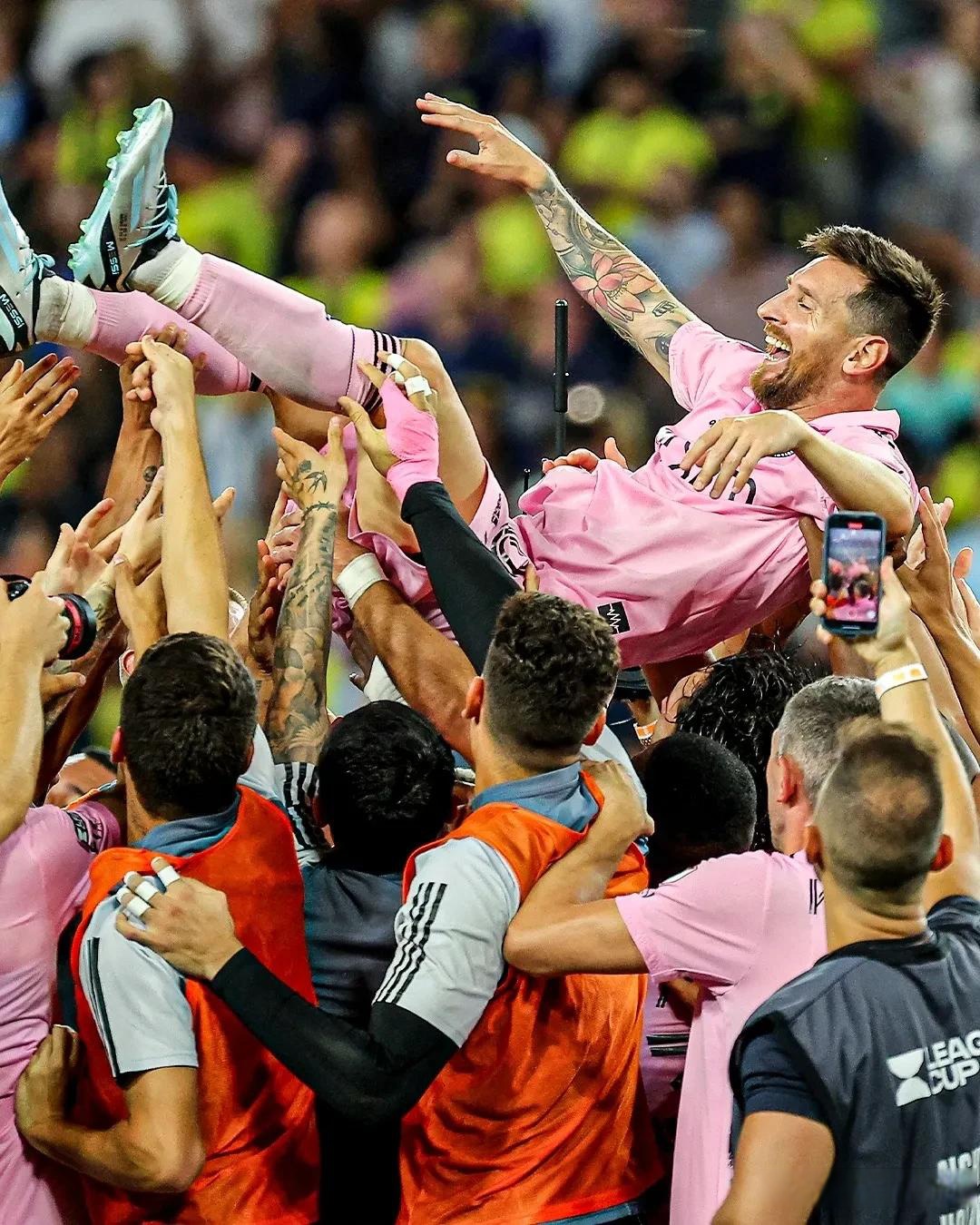 B体育体育网页版入口-罗马球员奉献绝美助攻，帮助球队取得胜利