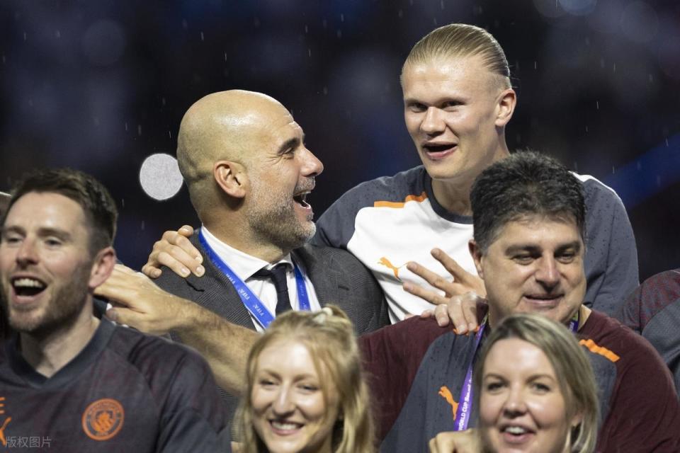 哈兰德梅开二度，拜仁凭一己之力击败对手