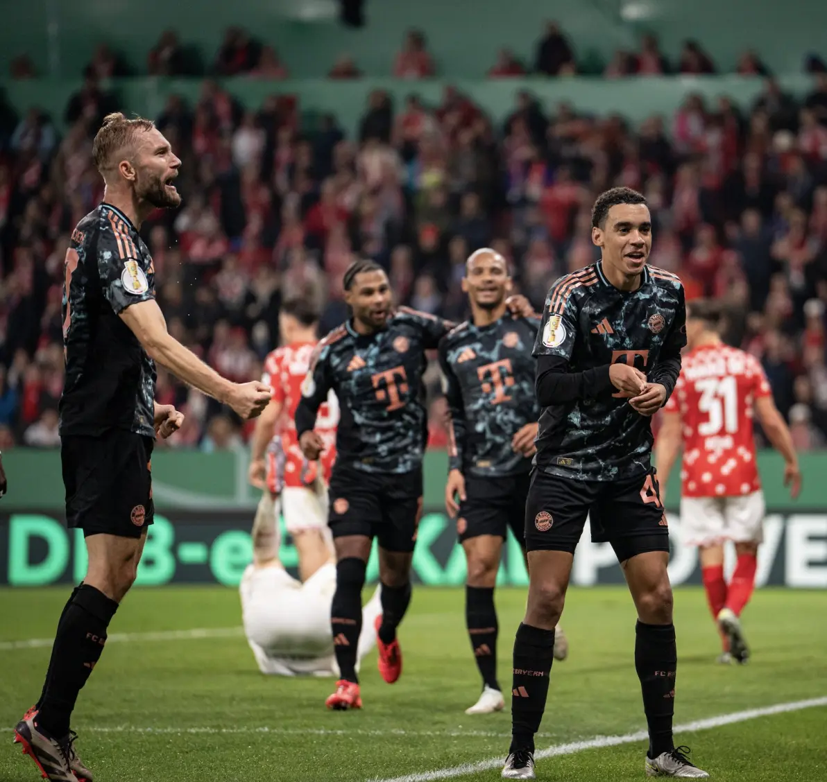 美因茨奇迹逆转,终结拜仁慢慢升温 美因茨奇迹逆转,终结拜仁慢慢升温