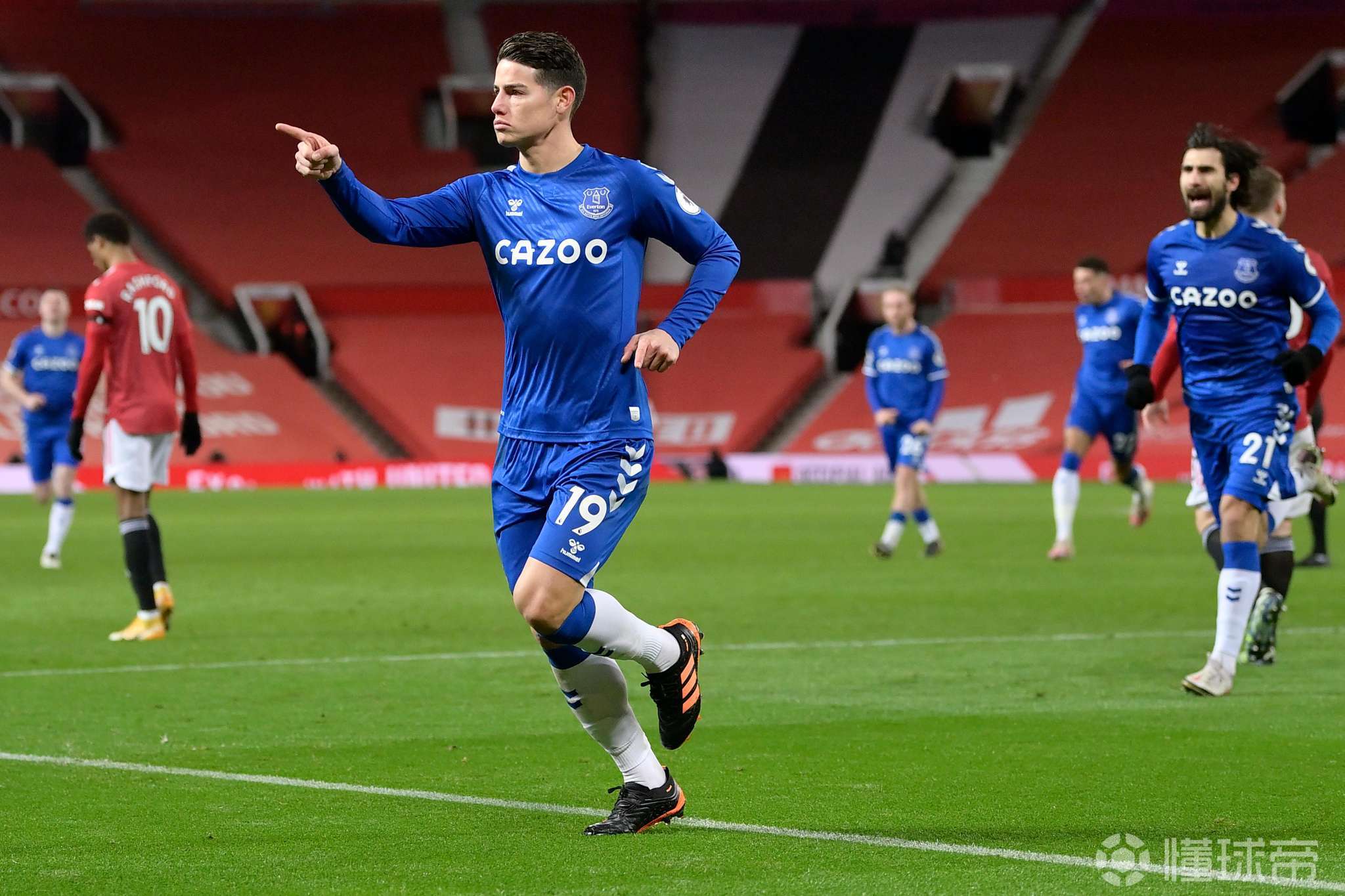 埃弗顿神奇追平,主场守住分数不败 埃弗顿神奇追平,主场守住分数不败