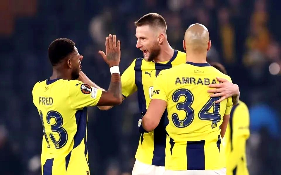 关于加拉塔萨雷备战社会化,猛攻争胜继续冲刺的信息 关于加拉塔萨雷备战社会化,猛攻争胜继续冲刺的信息