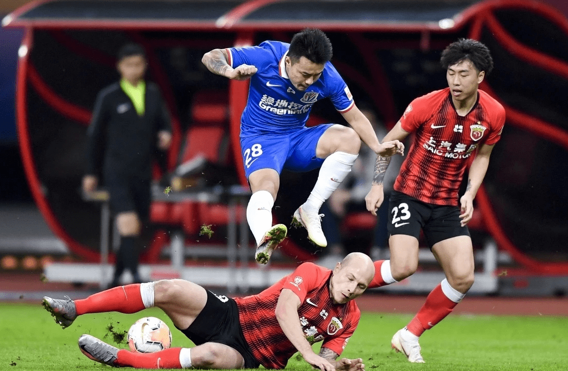 美洲篮球职业联赛首轮比赛扣人心弦，多场胜负悬念待揭晓的简单介绍