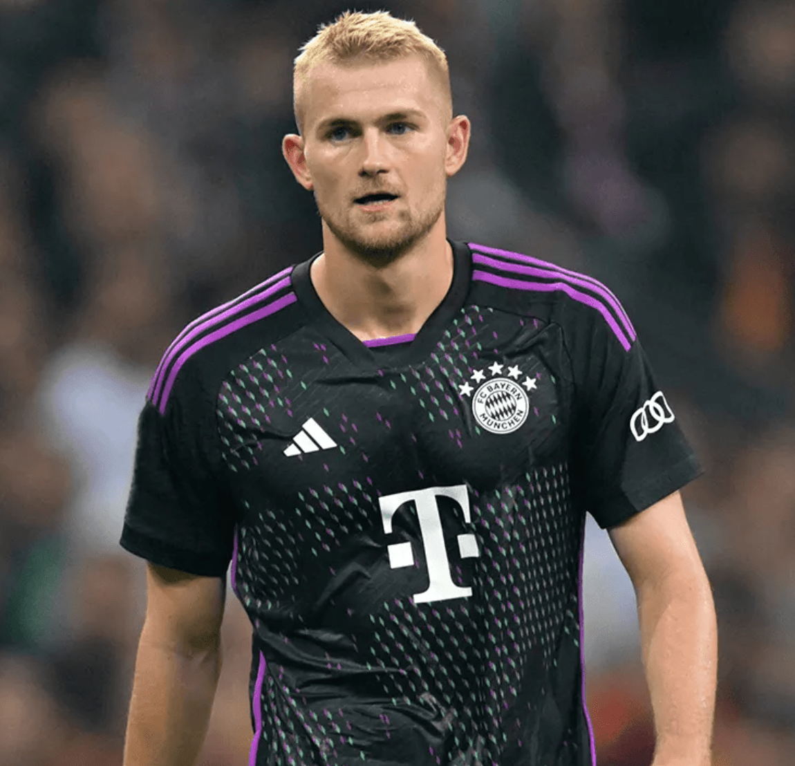 B体育体育官方-德里赫特受伤离场，球迷们为其祈福并期待早日回归的简单介绍