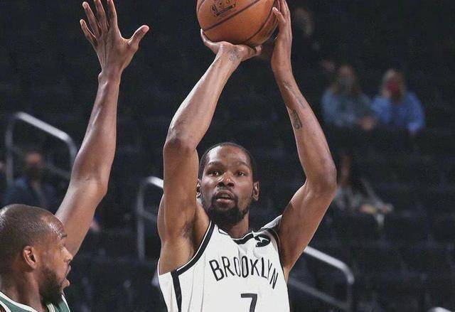 B体育体育教练-篮网战胜雄鹿，欧文杜兰特合砍50+得分