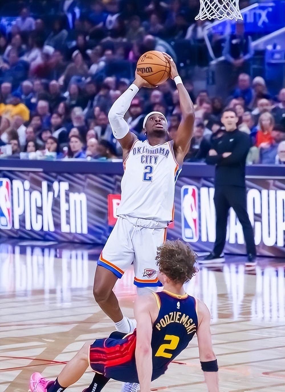 B体育体育网站入口-快船逆转雷霆守住领先地位