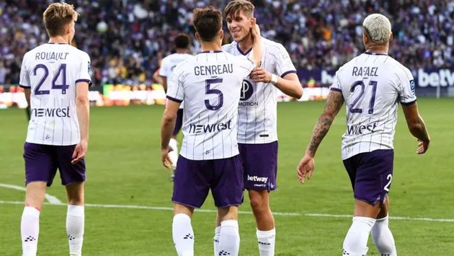 里昂与图卢兹战平，双方激烈对决