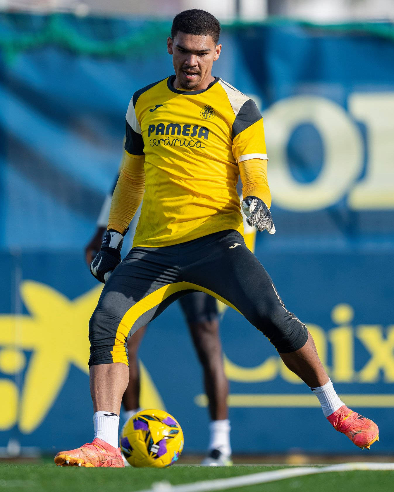 B体育体育vip注册-比利亚雷尔客场逆转皇家社会，夺得三分的简单介绍