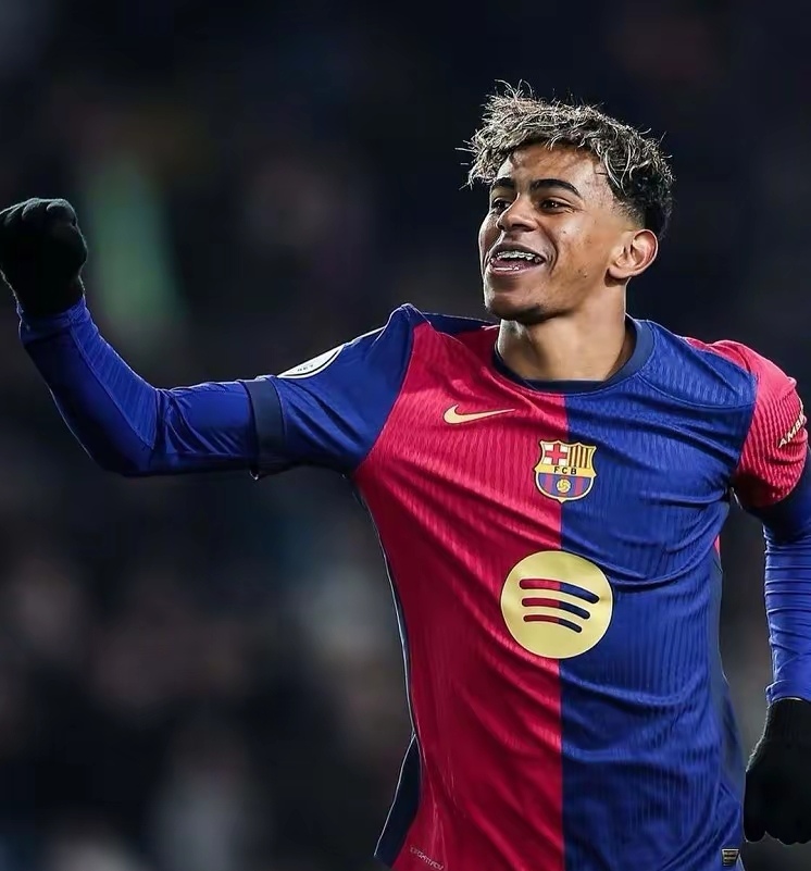 B体育体育在线-包含皇马主场完胜瓦伦西亚，豪取七连胜的词条