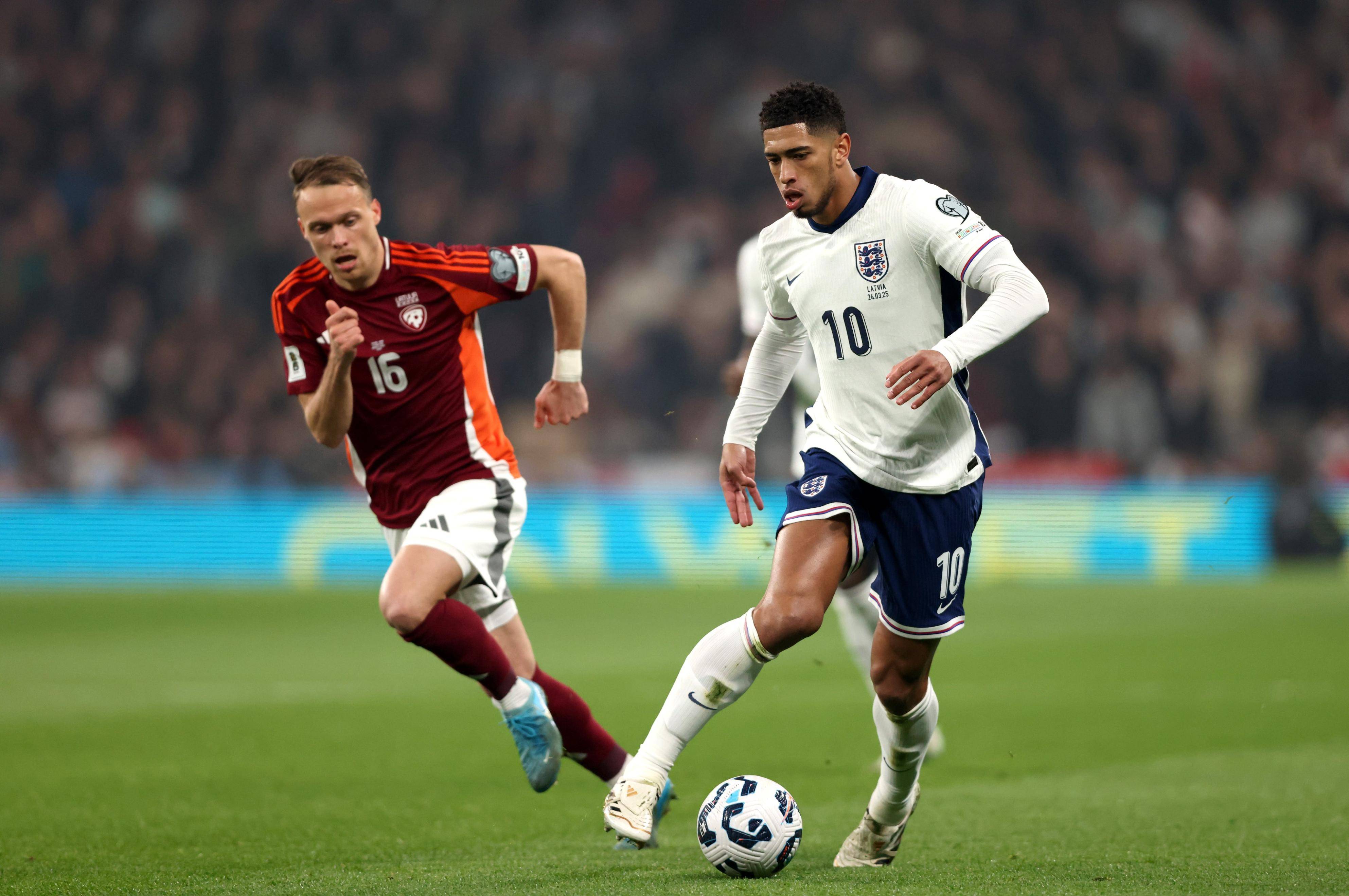 包含皇马主场完胜瓦伦西亚，豪取七连胜的词条