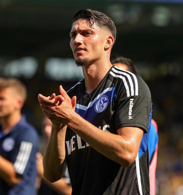 B体育体育app下载-沙尔克球员获得赛季最佳表现