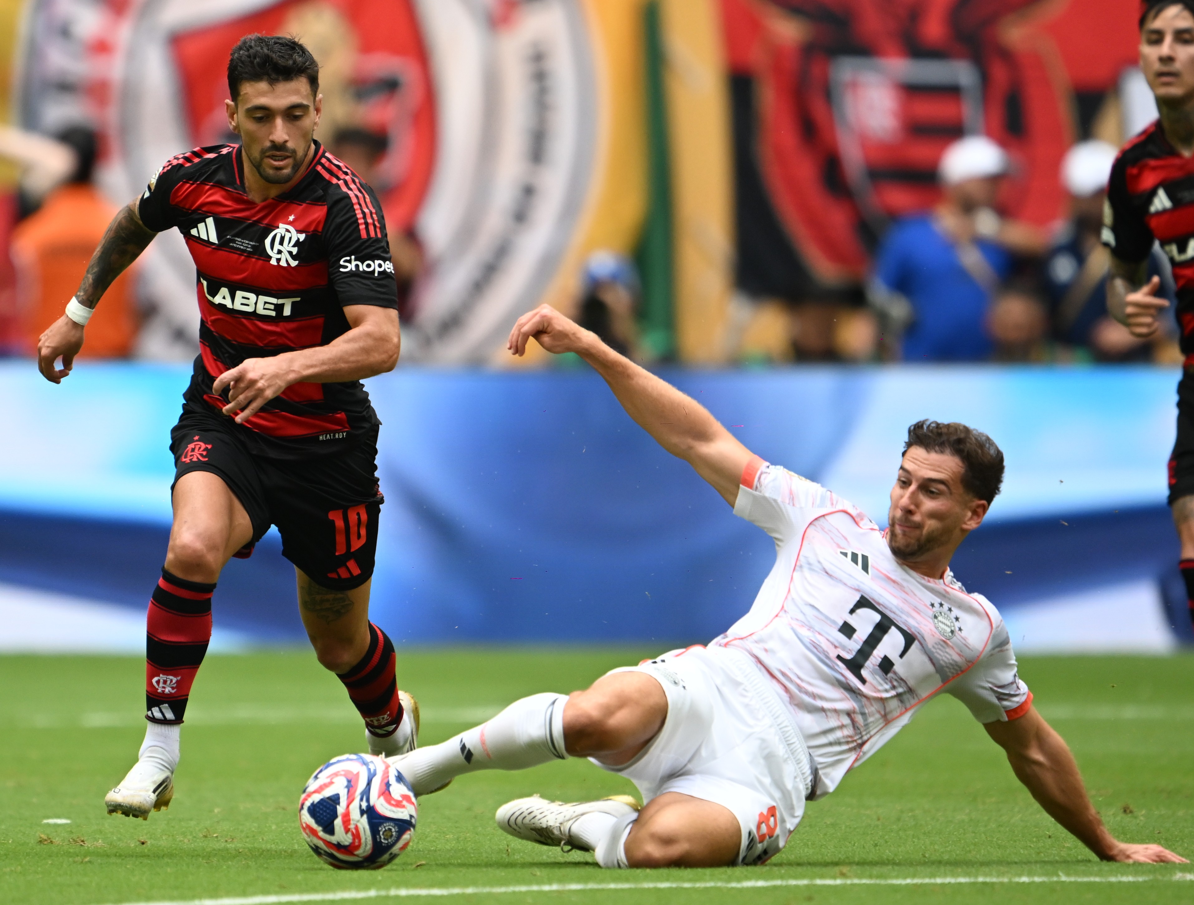 拜仁慕尼黑主场绝杀,取得一场宝贵胜利的简单介绍 拜仁慕尼黑主场绝杀,取得一场宝贵胜利的简单介绍