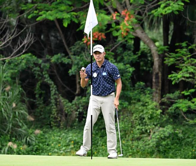 瑞典射击运动员精准瞄准,夺魁 瑞典射击运动员精准瞄准,夺魁